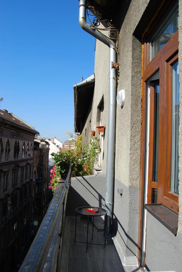 Luxurious Apartment With Balconies In Downtown Bp Budapest Exterior photo